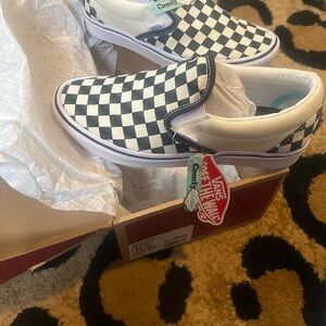 NWT Size 8 Women’s Vans Comfy Cush Checkerboard Slip-On Shoes - Black and White